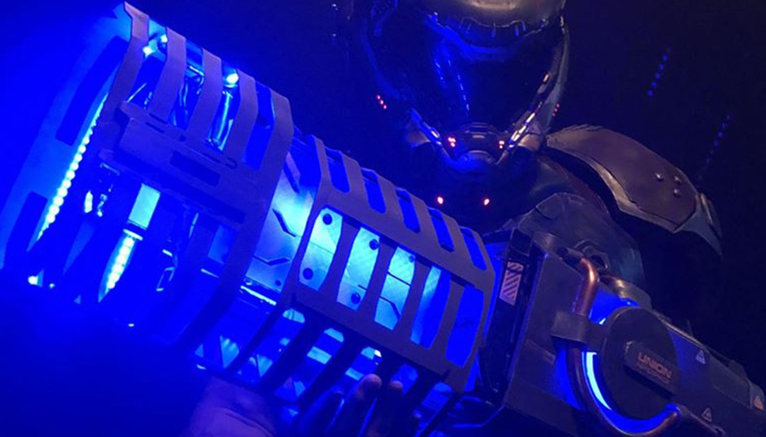 DE_Plasma_Gun_PC_HERO_1920x870.jpg