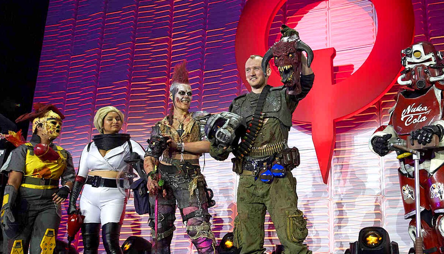QC_Cosplay_HERO_1920x870.jpg